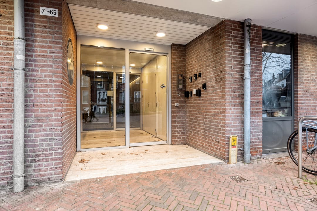 Photo 31 of Plantsoenstraat 17