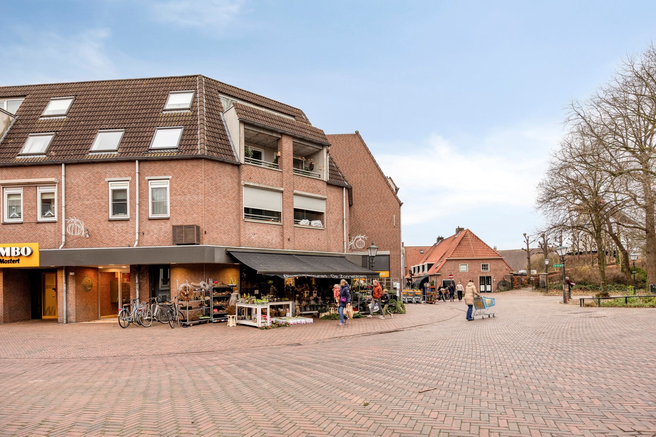Photo 36 of Plantsoenstraat 17