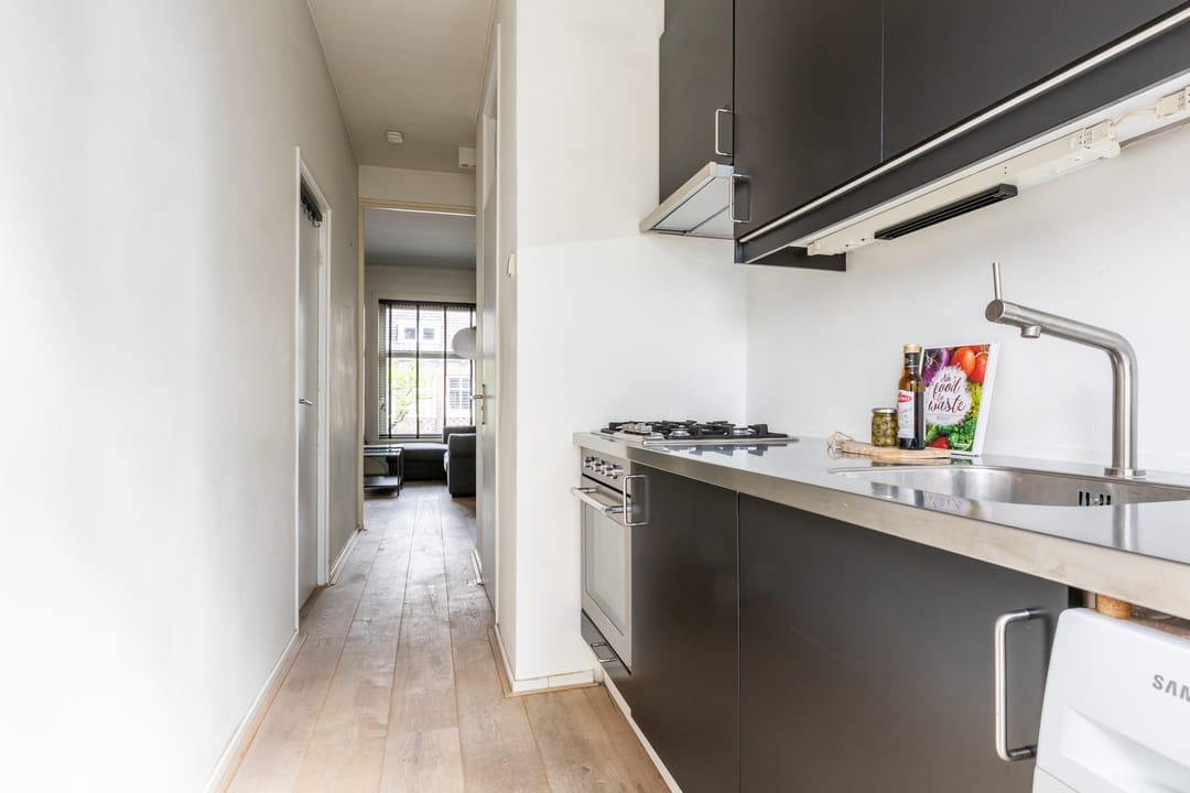 Photo 16 of Witte de Withstraat 12-C