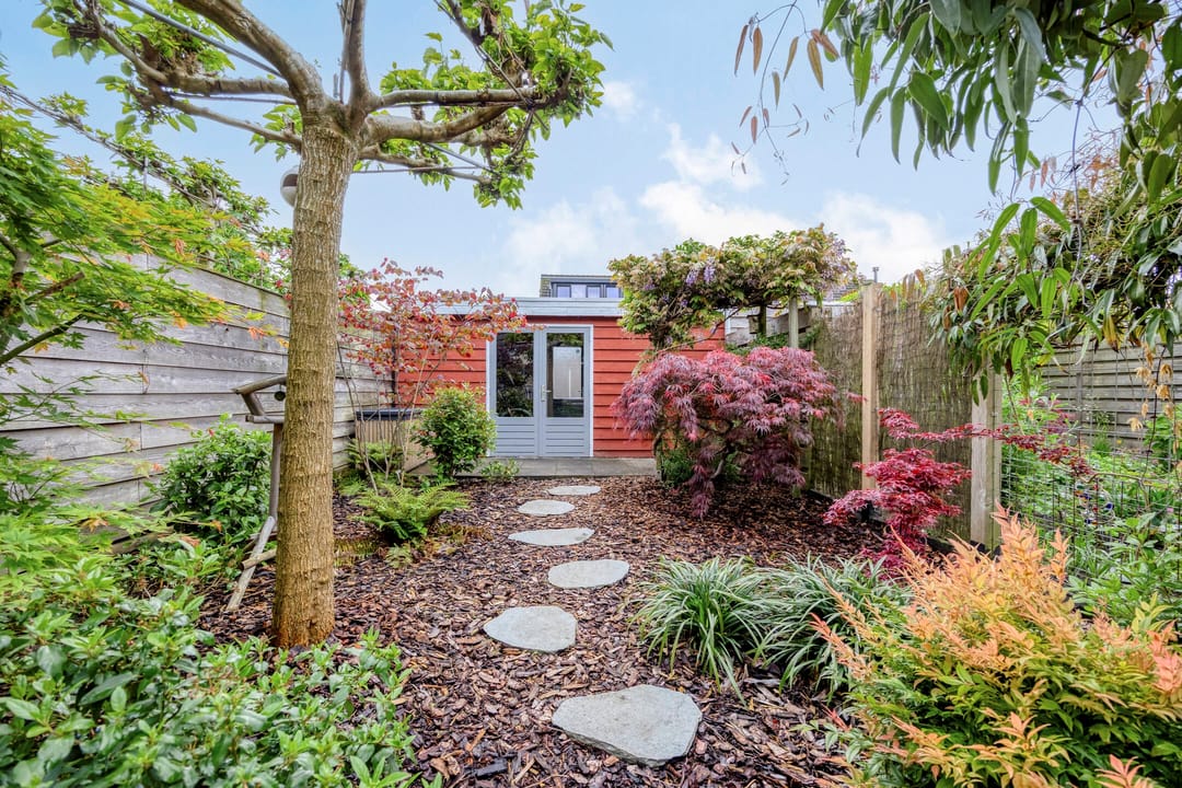 Well-maintained spacious terraced house in Zeewolde South with 4 bedrooms — 37