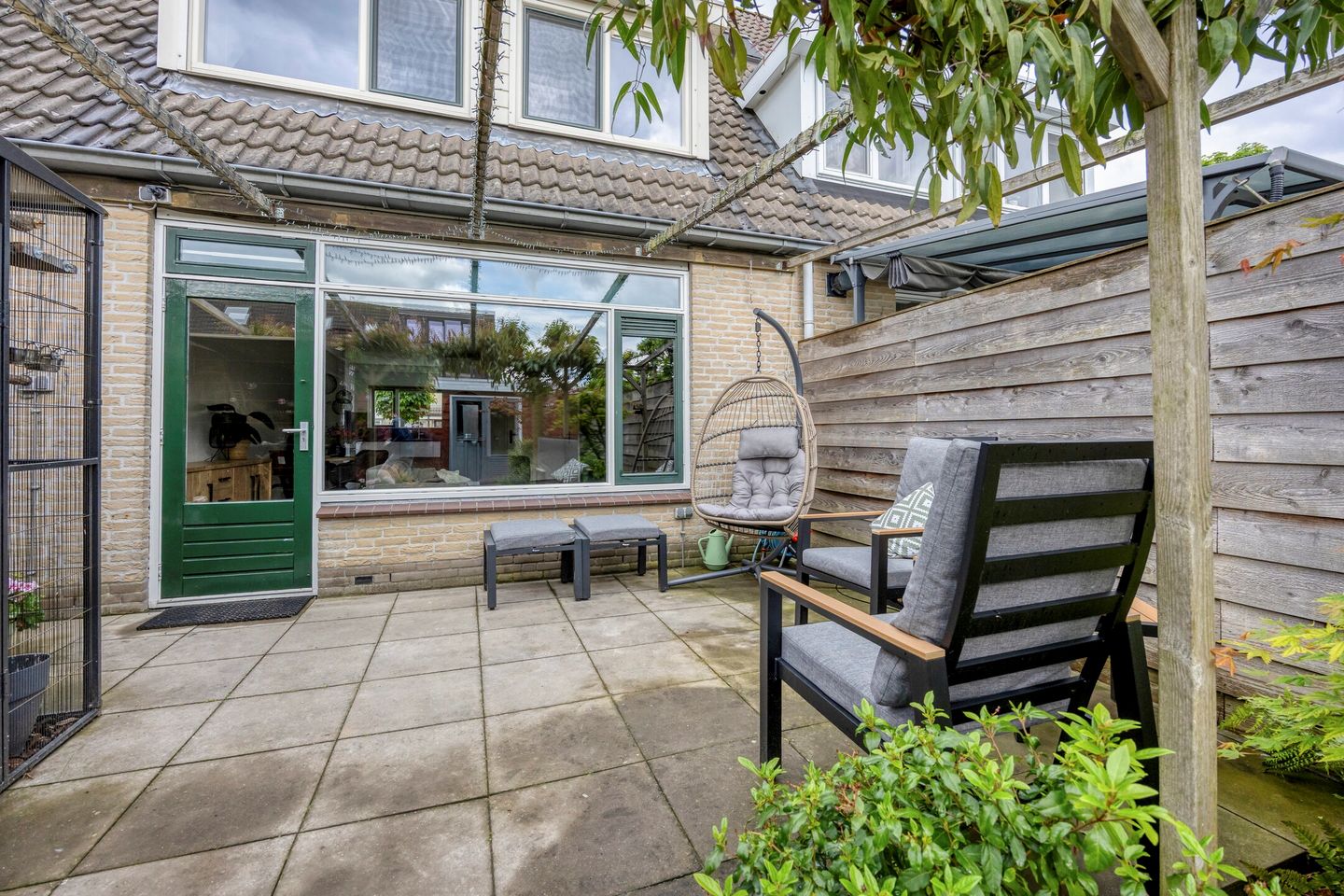 Well-maintained spacious terraced house in Zeewolde South with 4 bedrooms — 35