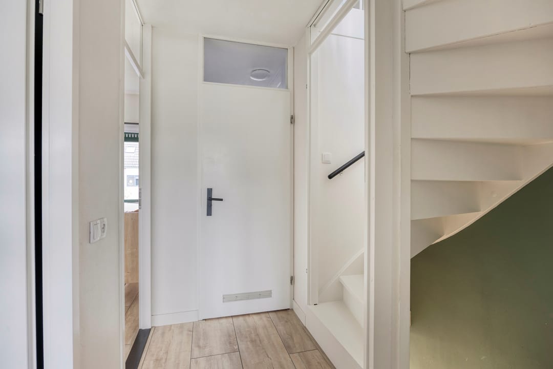 Well-maintained spacious terraced house in Zeewolde South with 4 bedrooms — 26