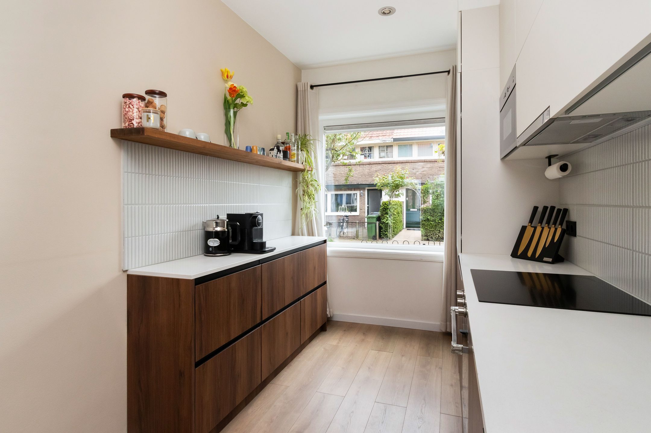 Photo 12 of Bellstraat 11