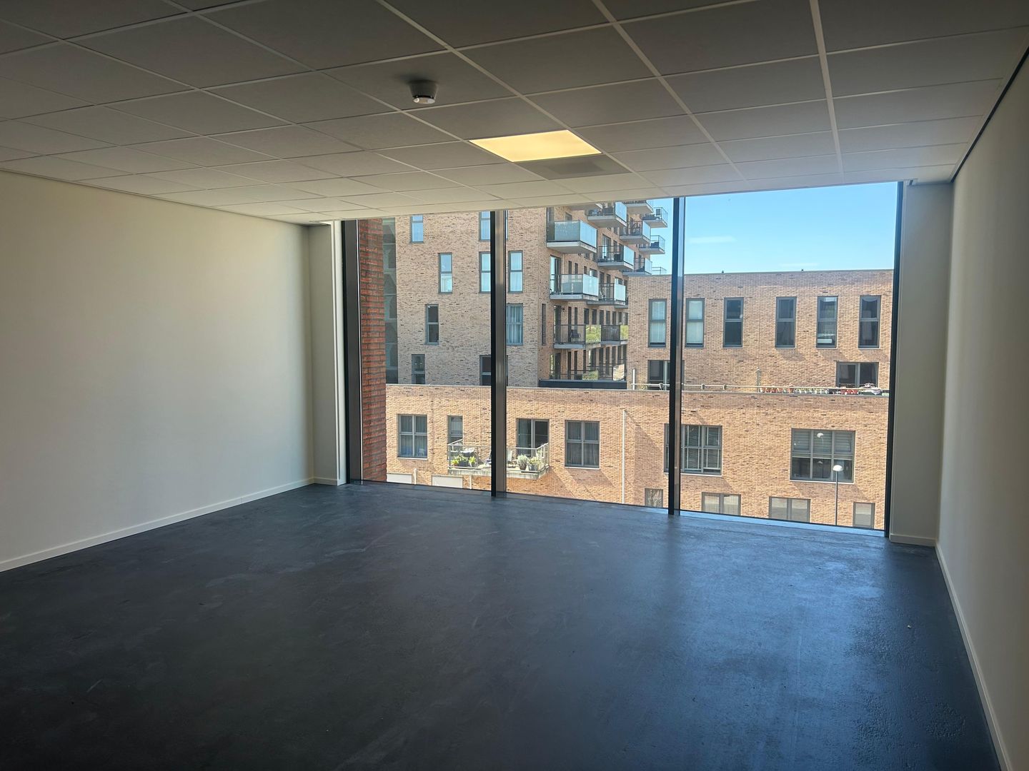 View photo 3 of Treubstraat 21-U313