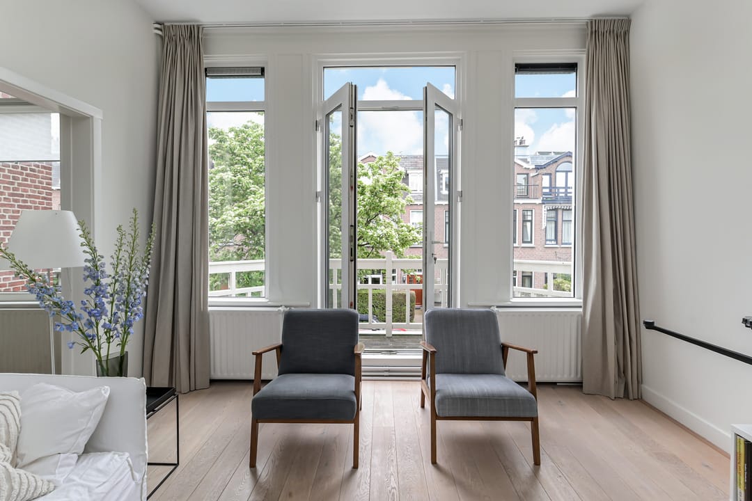 Photo 11 of Van Beverningkstraat 131-A