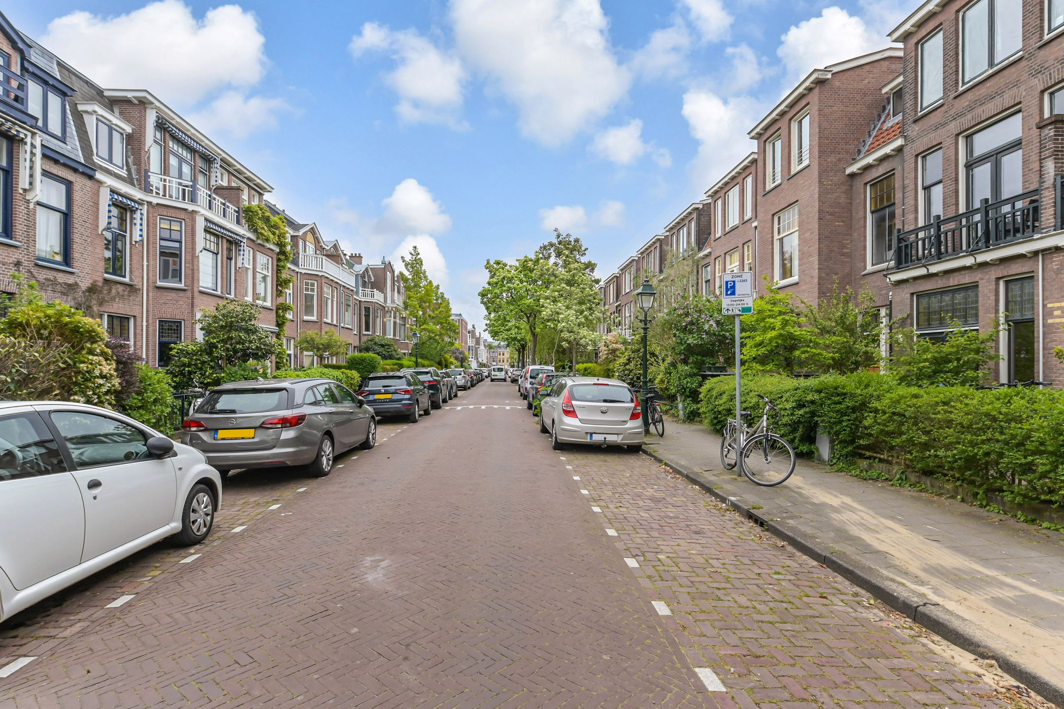 Photo 24 of Van Beverningkstraat 131-A