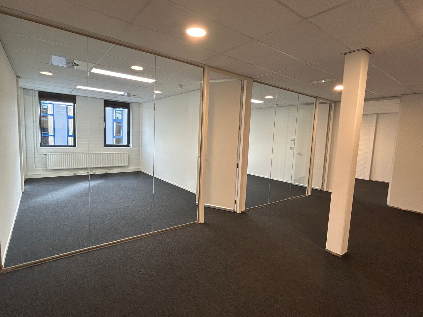 Bekijk foto 2 van Pompmolenlaan 9