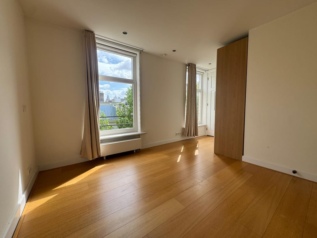 Photo 7 of Van de Veldestraat 4-B