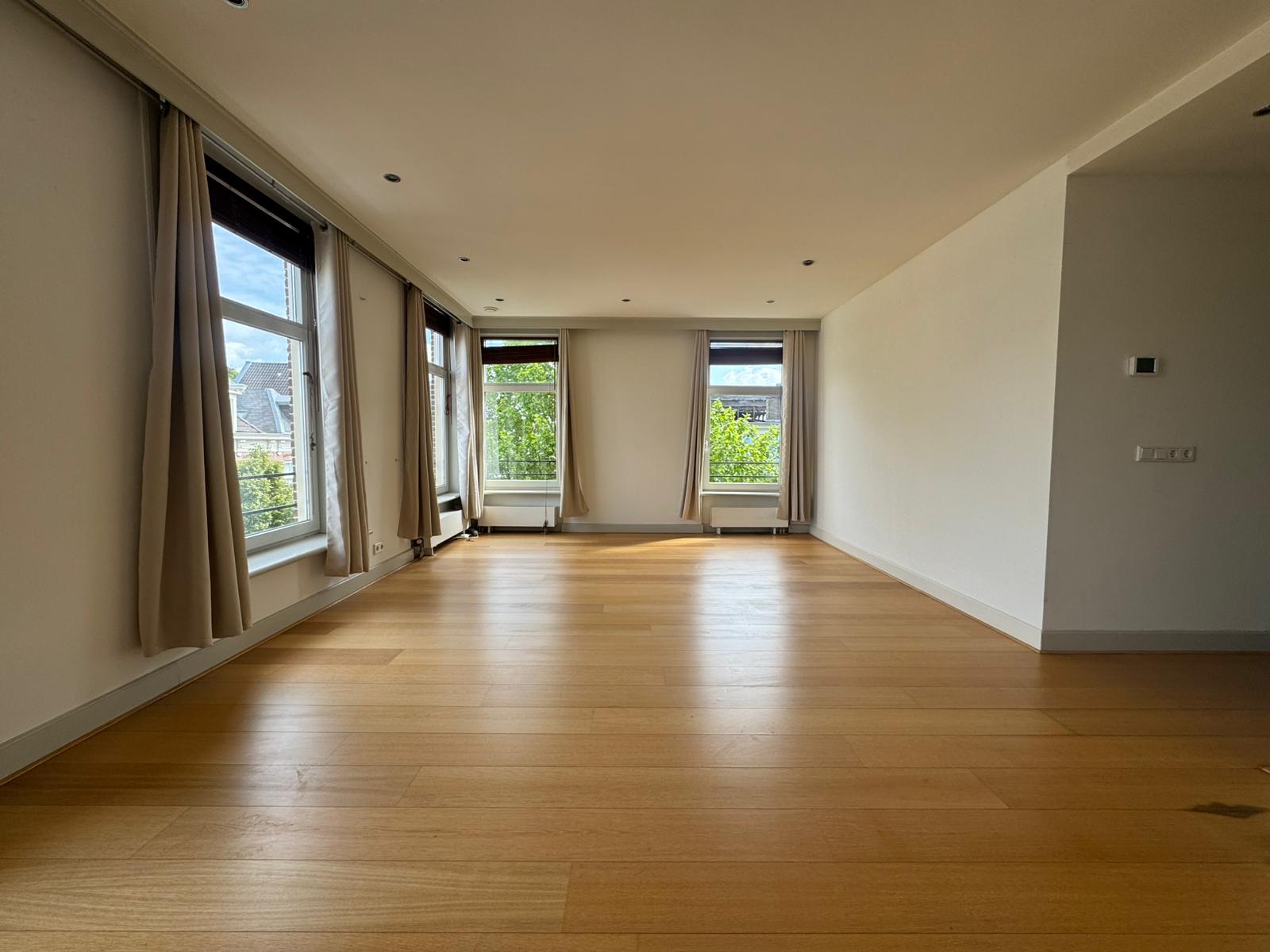 Photo 3 of Van de Veldestraat 4-B