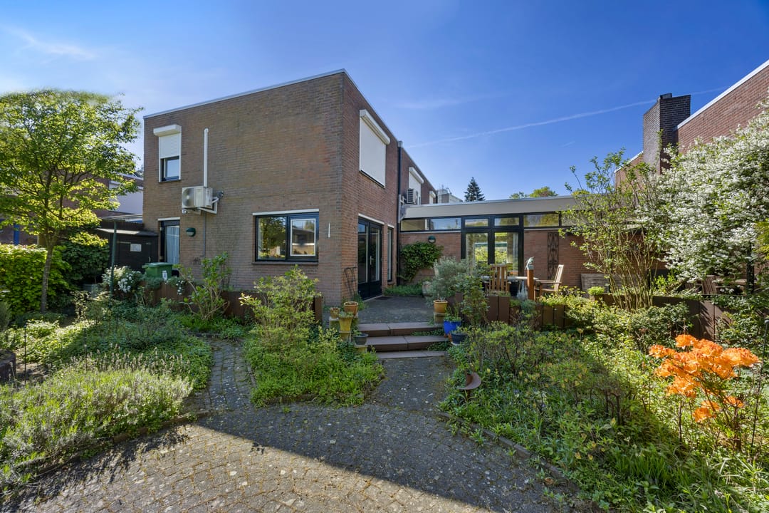 Photo 32 of Professor Schlichtingstraat 5