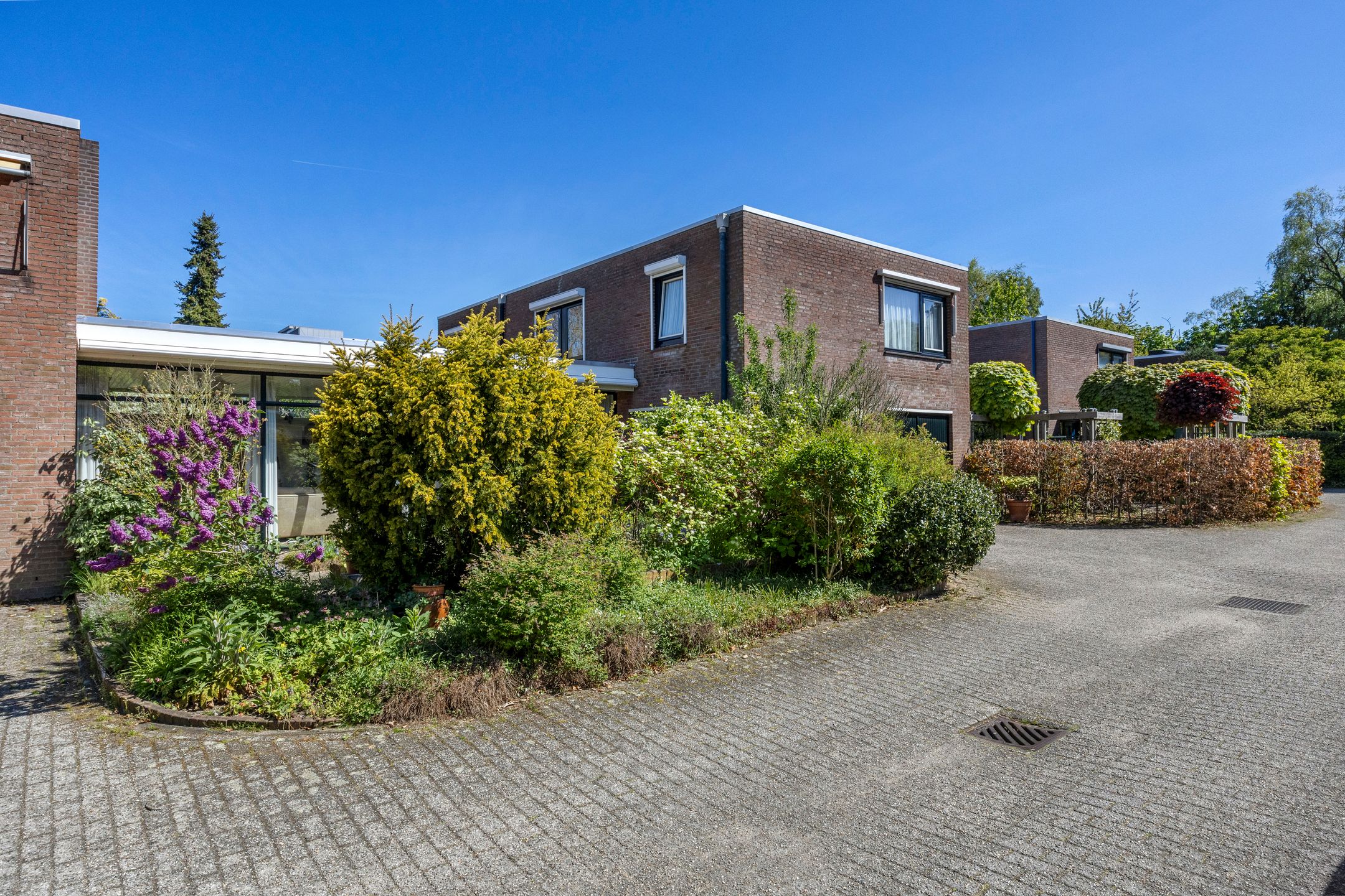 Photo 39 of Professor Schlichtingstraat 5