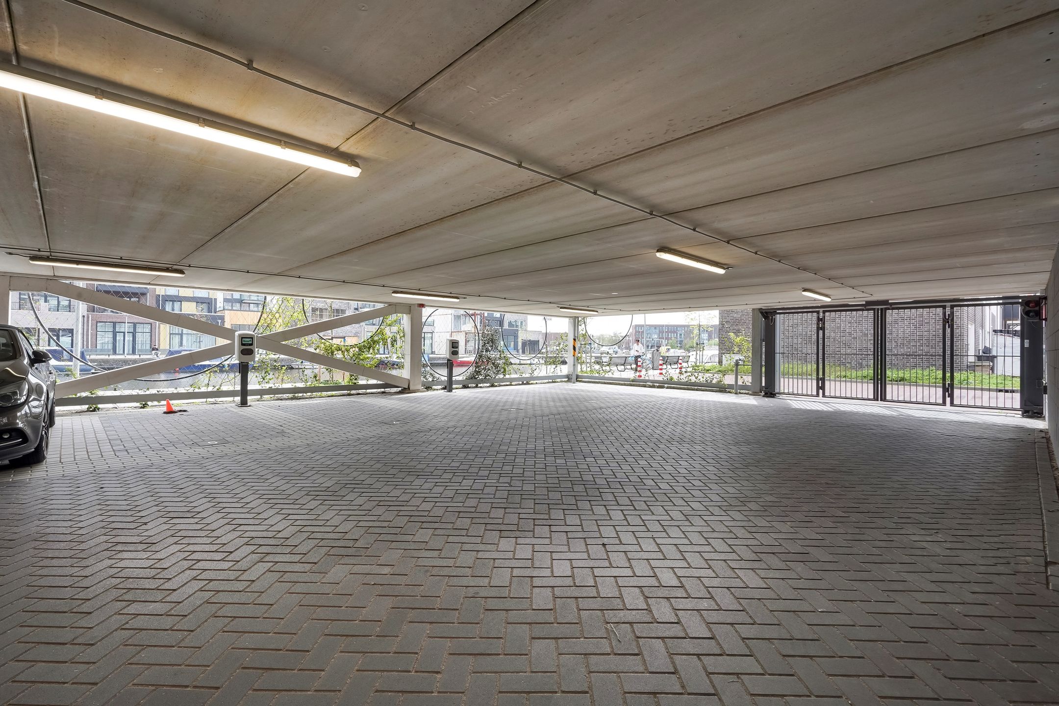 Foto 36 van Waldorpstraat 1602