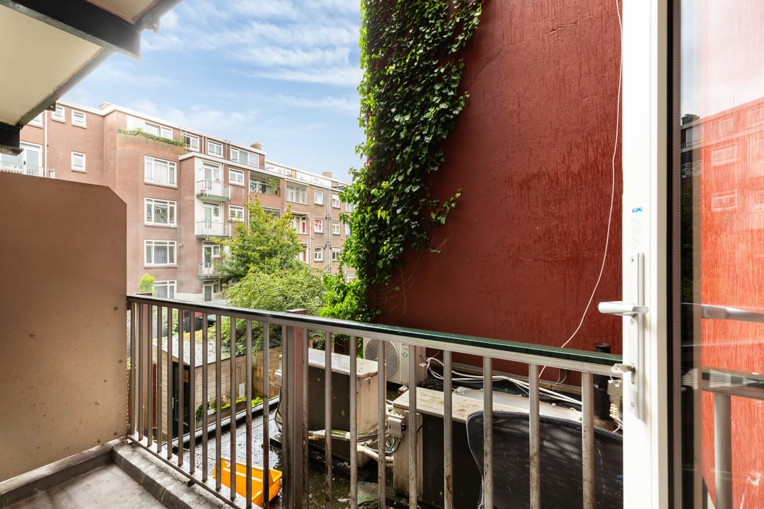 Bright Renovated 2-Bedroom Apartment in Rotterdam-Bloemhof with Balcony Near Zuidplein — 23