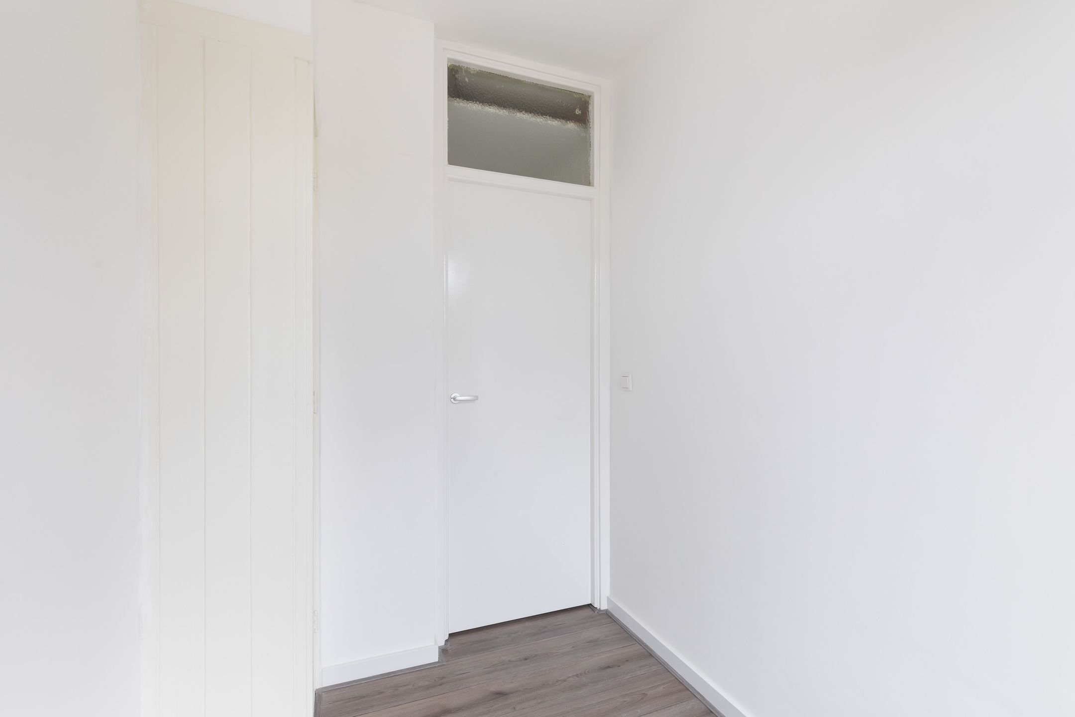 Bright Renovated 2-Bedroom Apartment in Rotterdam-Bloemhof with Balcony Near Zuidplein — 18