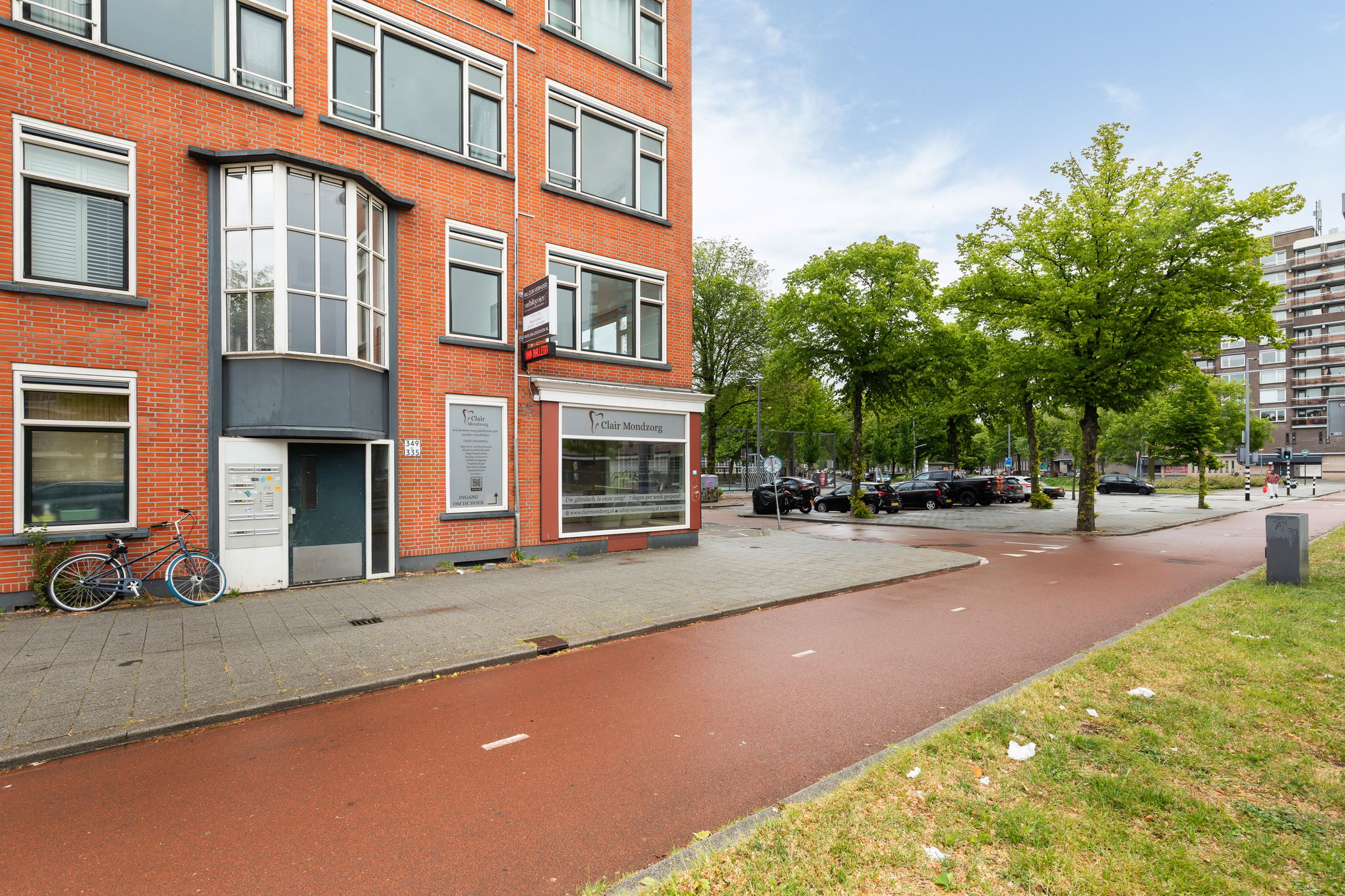 Bright Renovated 2-Bedroom Apartment in Rotterdam-Bloemhof with Balcony Near Zuidplein — 30