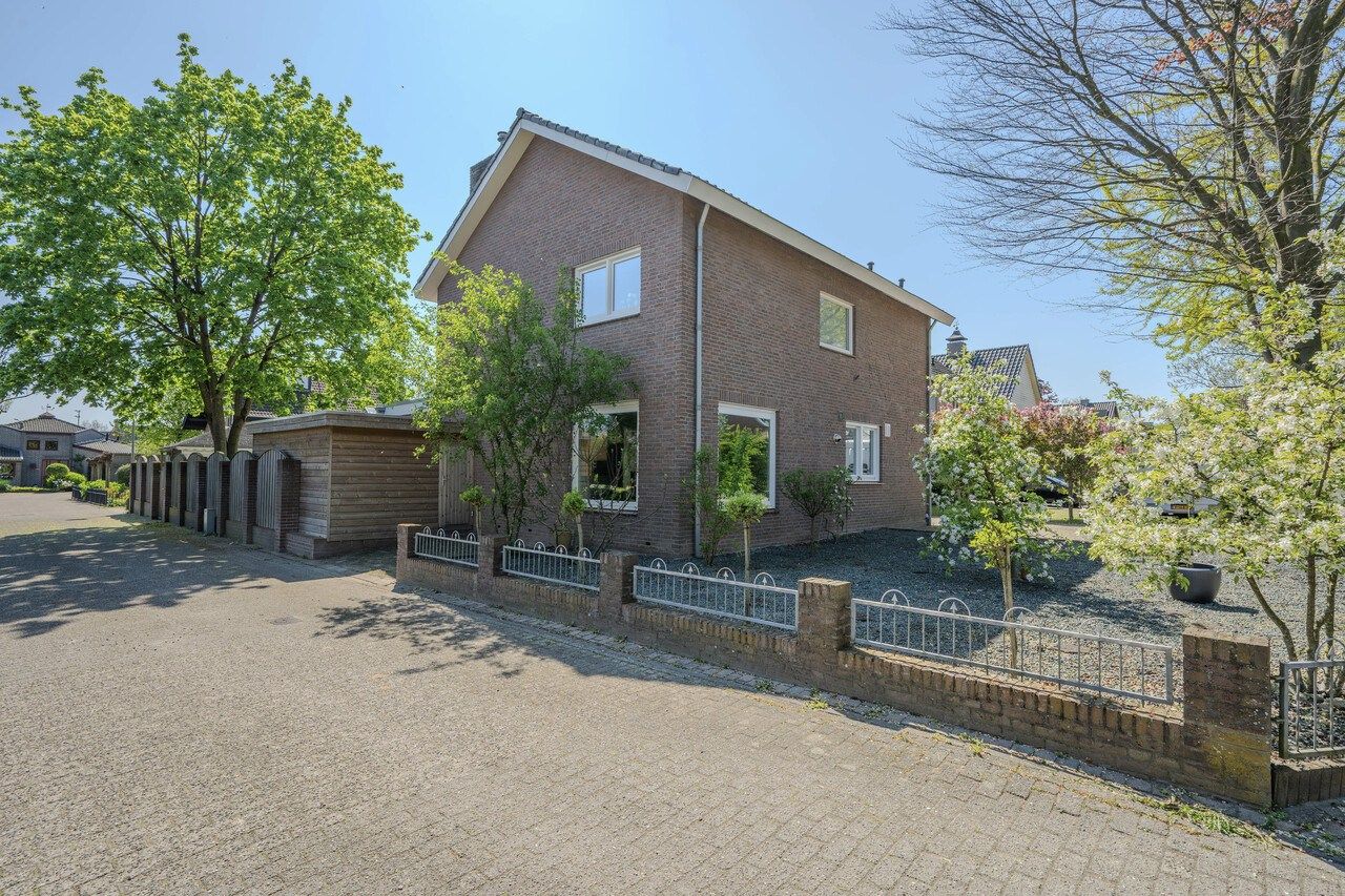Photo 3 of van de Veldeweg 83