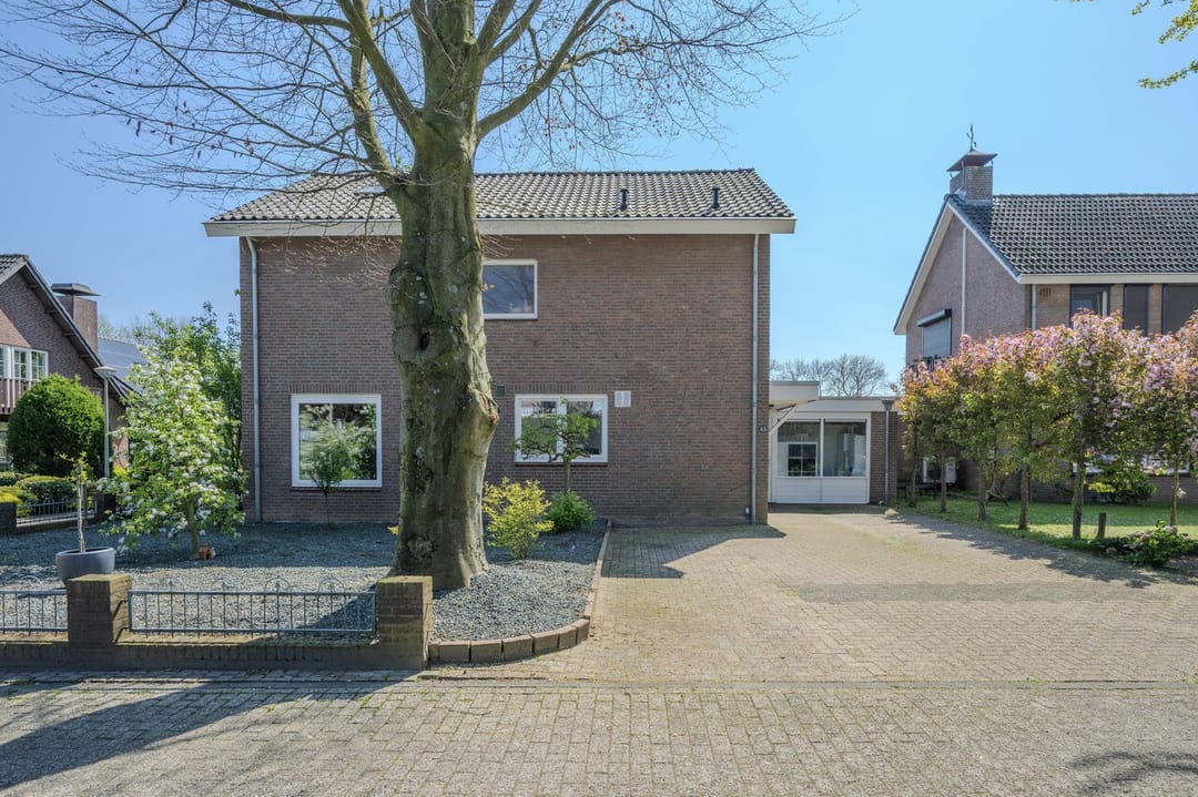 Photo 2 of van de Veldeweg 83