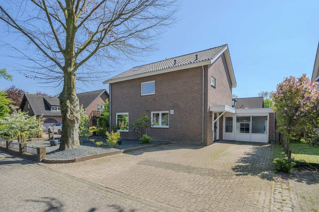 Photo 1 of van de Veldeweg 83