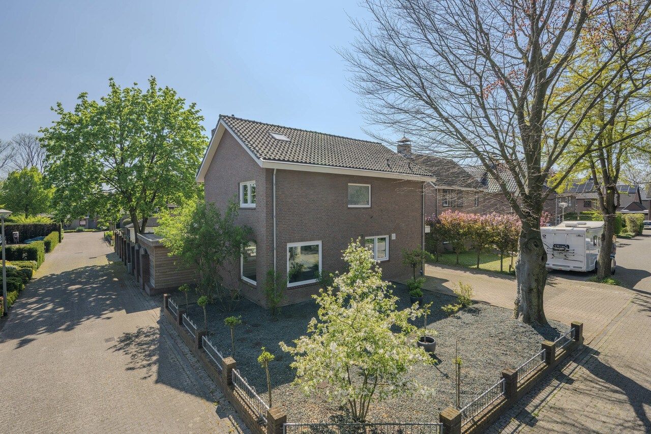 Photo 48 of van de Veldeweg 83