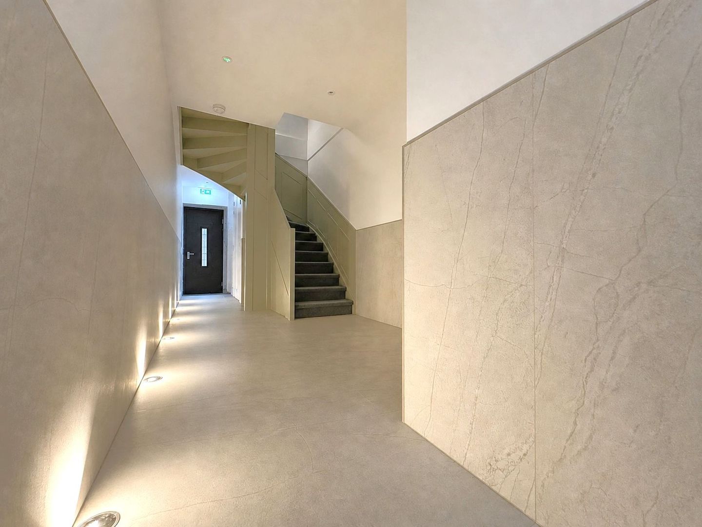 Photo 14 of Beethovenstraat 8-B