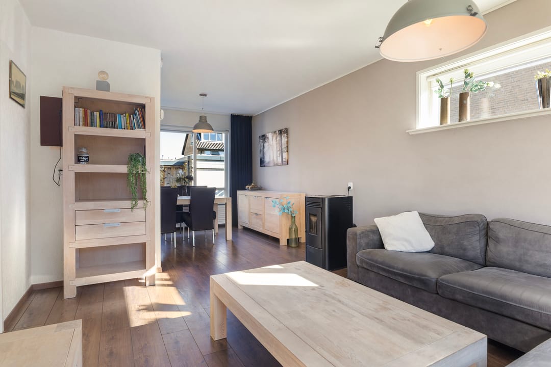 Photo 2 of Roggeblom 10