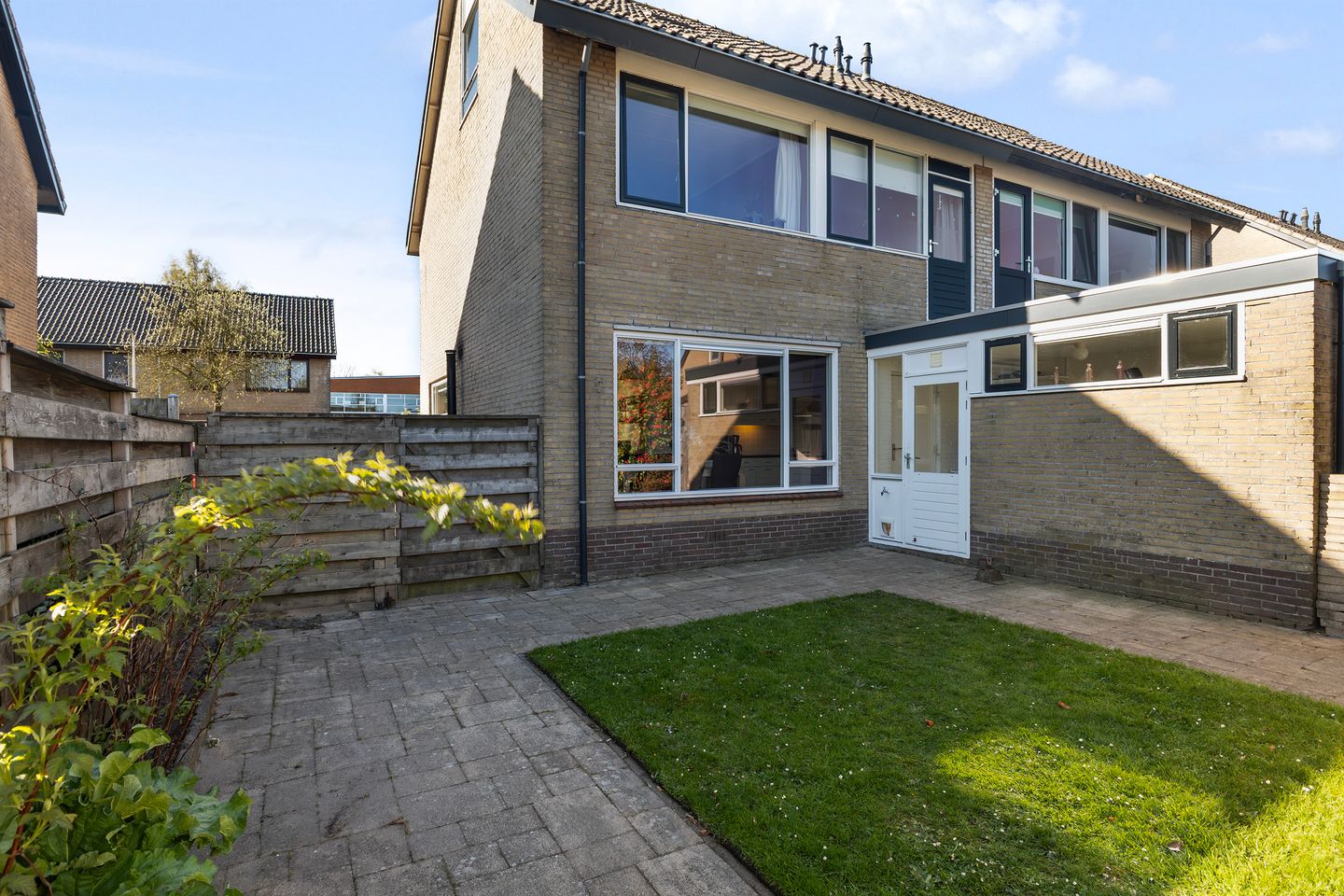 Photo 20 of Roggeblom 10