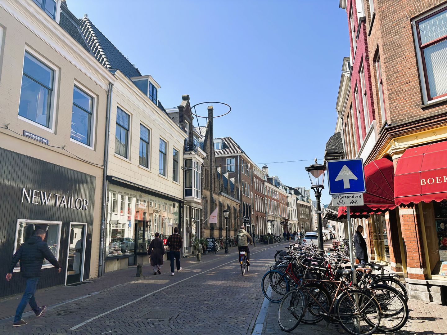 View photo 2 of Minrebroederstraat 25