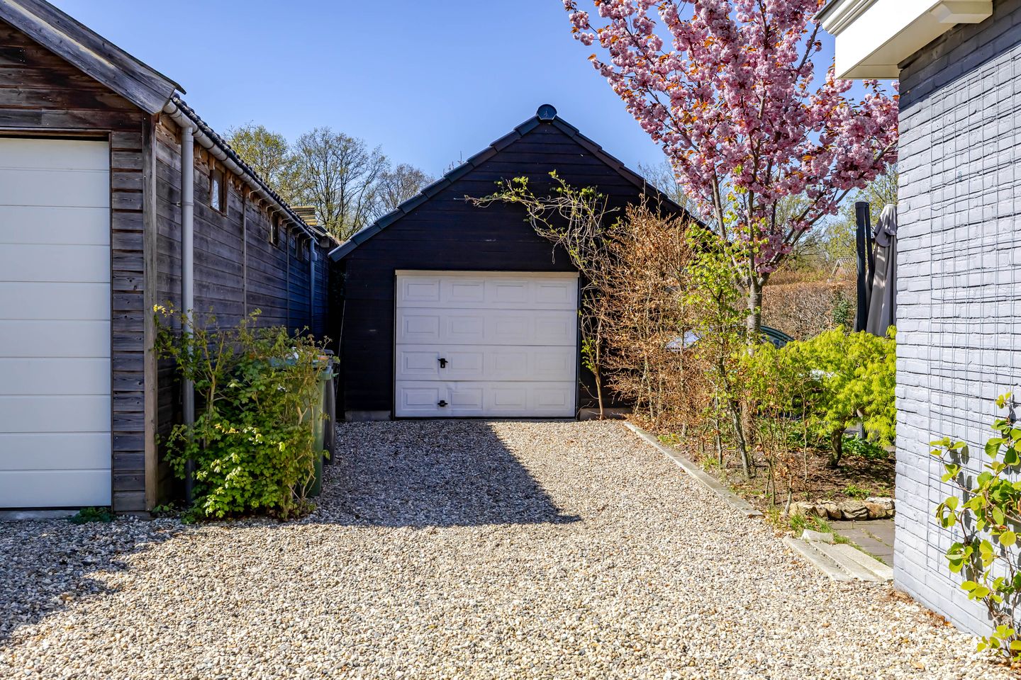 Photo 50 of Naweg 11