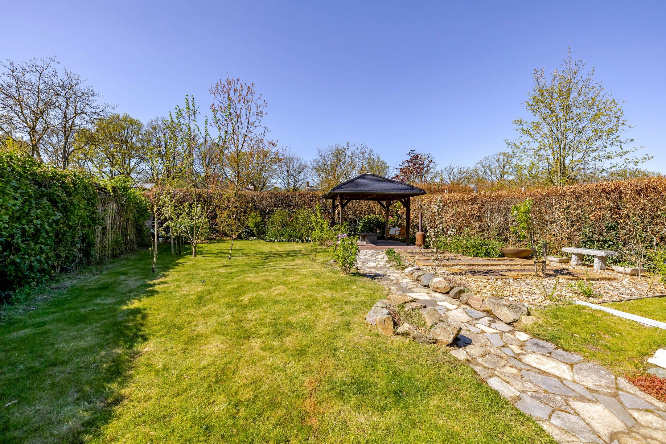 Photo 45 of Naweg 11