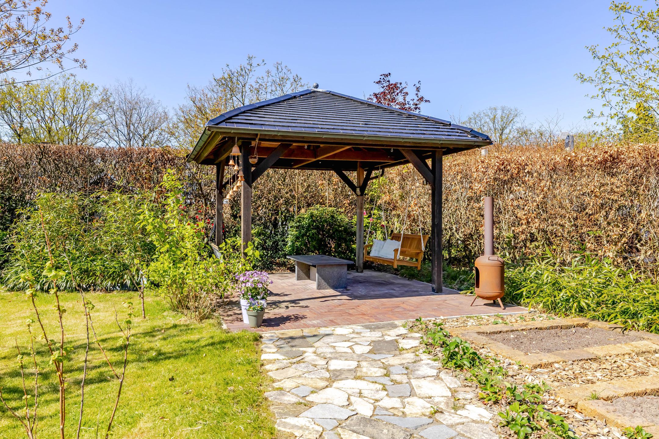 Photo 48 of Naweg 11
