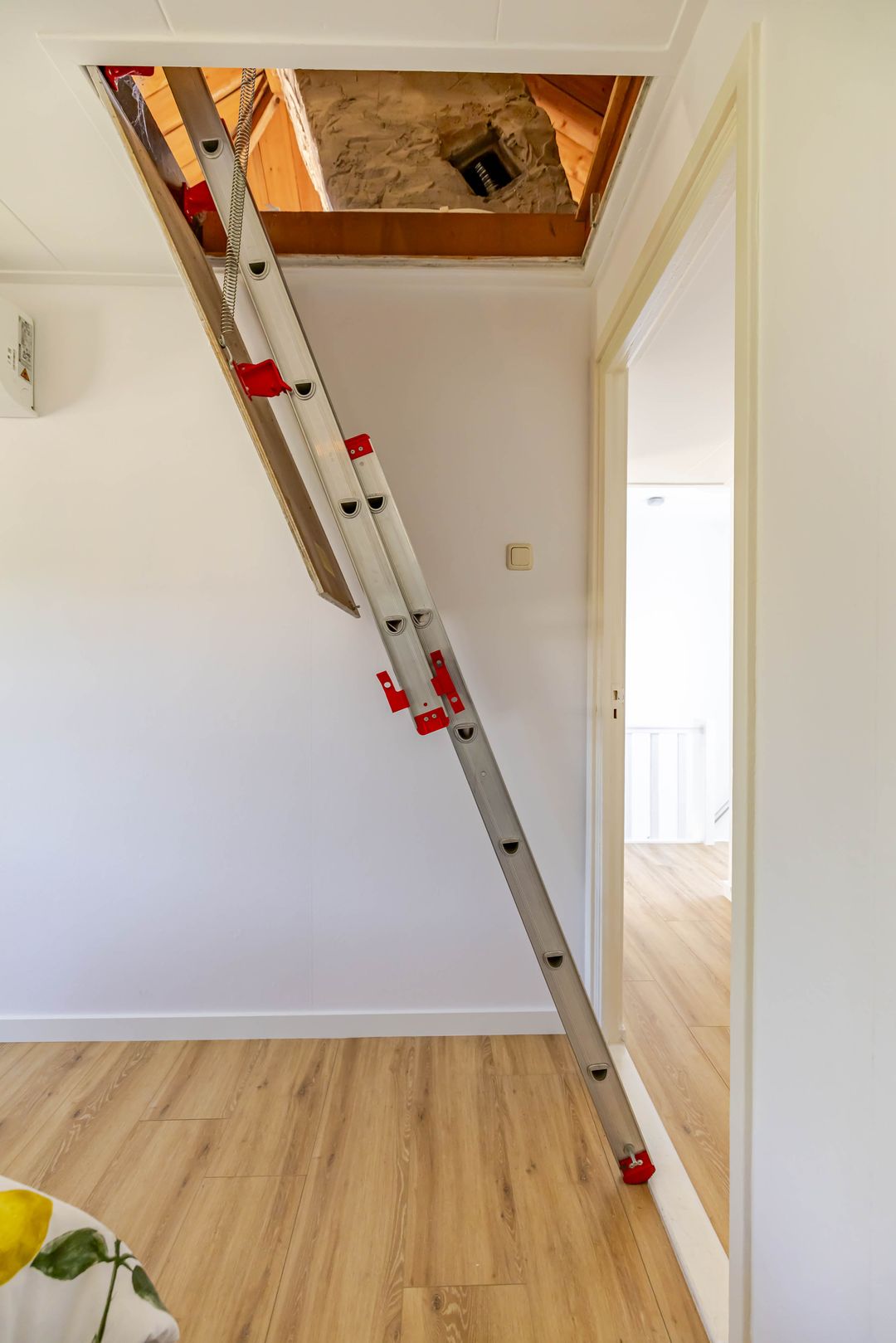 Photo 37 of Naweg 11
