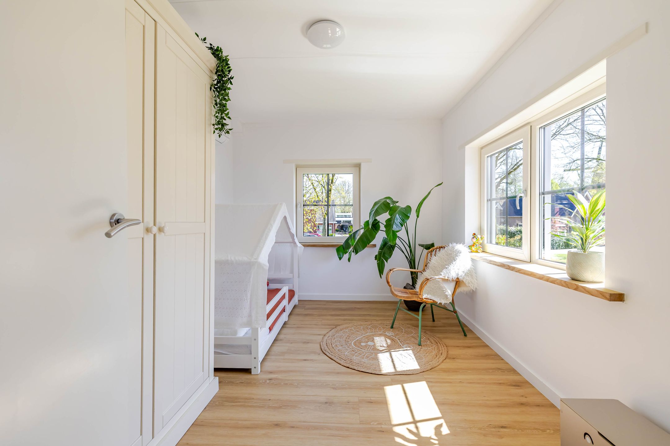 Photo 33 of Naweg 11