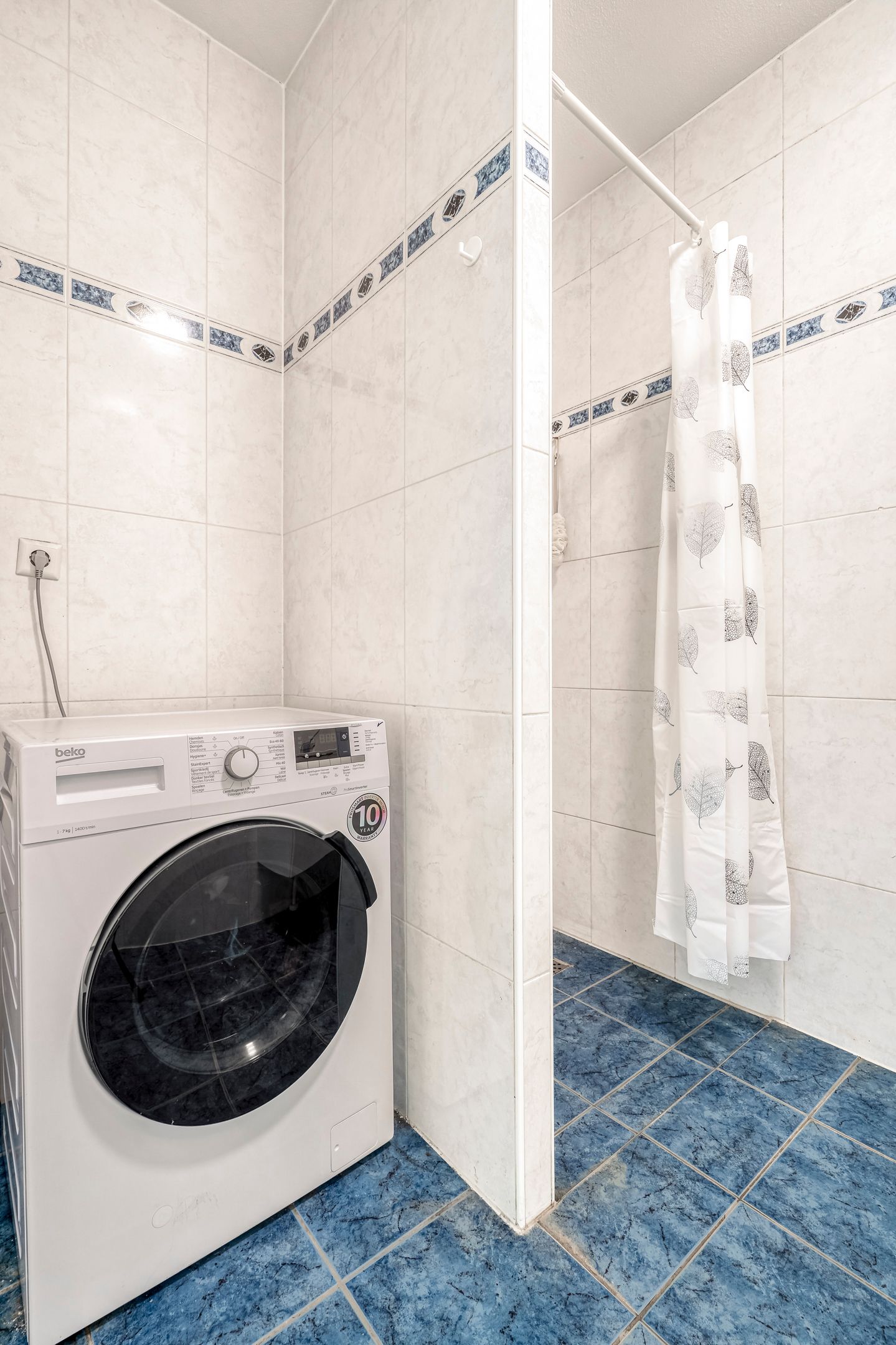 Beautifully Finished 2-Bedroom Apartment with Private Parking in Modern Complex — 19