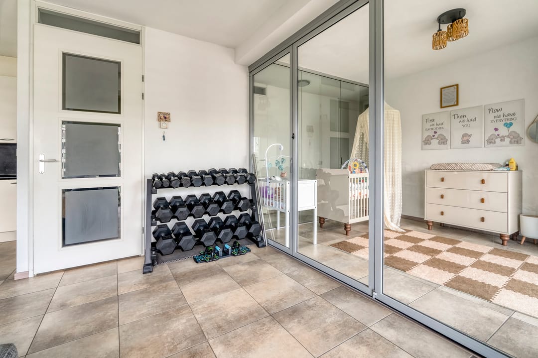 Beautifully Finished 2-Bedroom Apartment with Private Parking in Modern Complex — 11