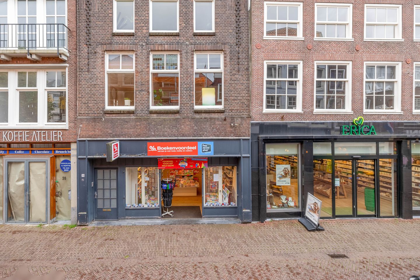 View photo 2 of Hoogstraat 16