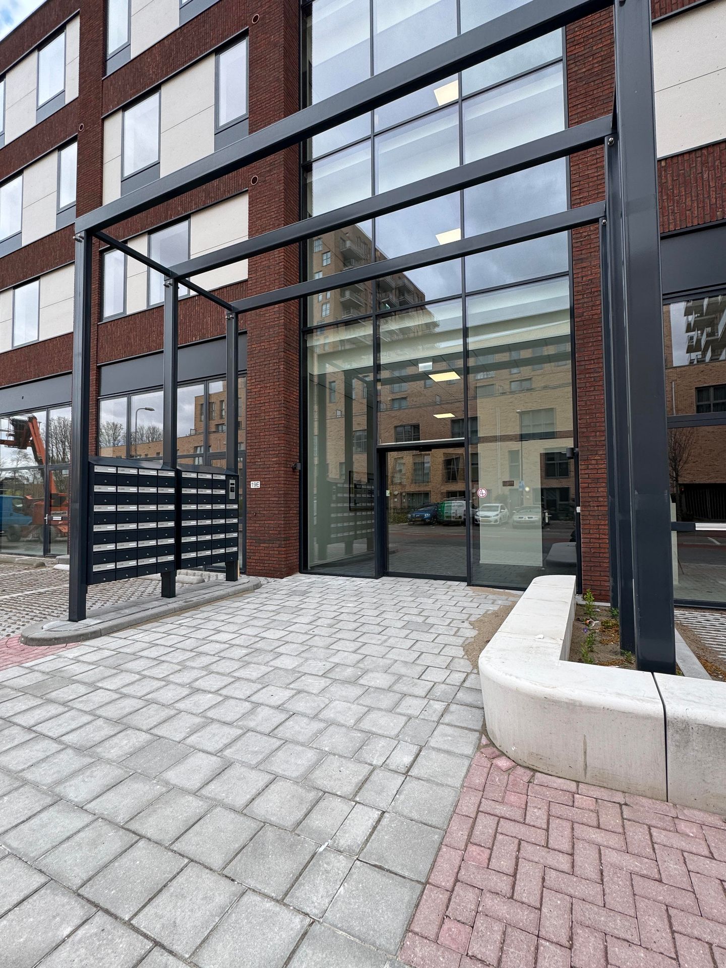 View photo 2 of Treubstraat 21-U316