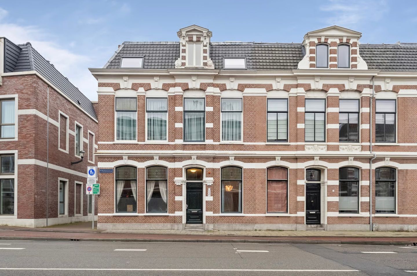 View photo 1 of Wilhelminastraat 1