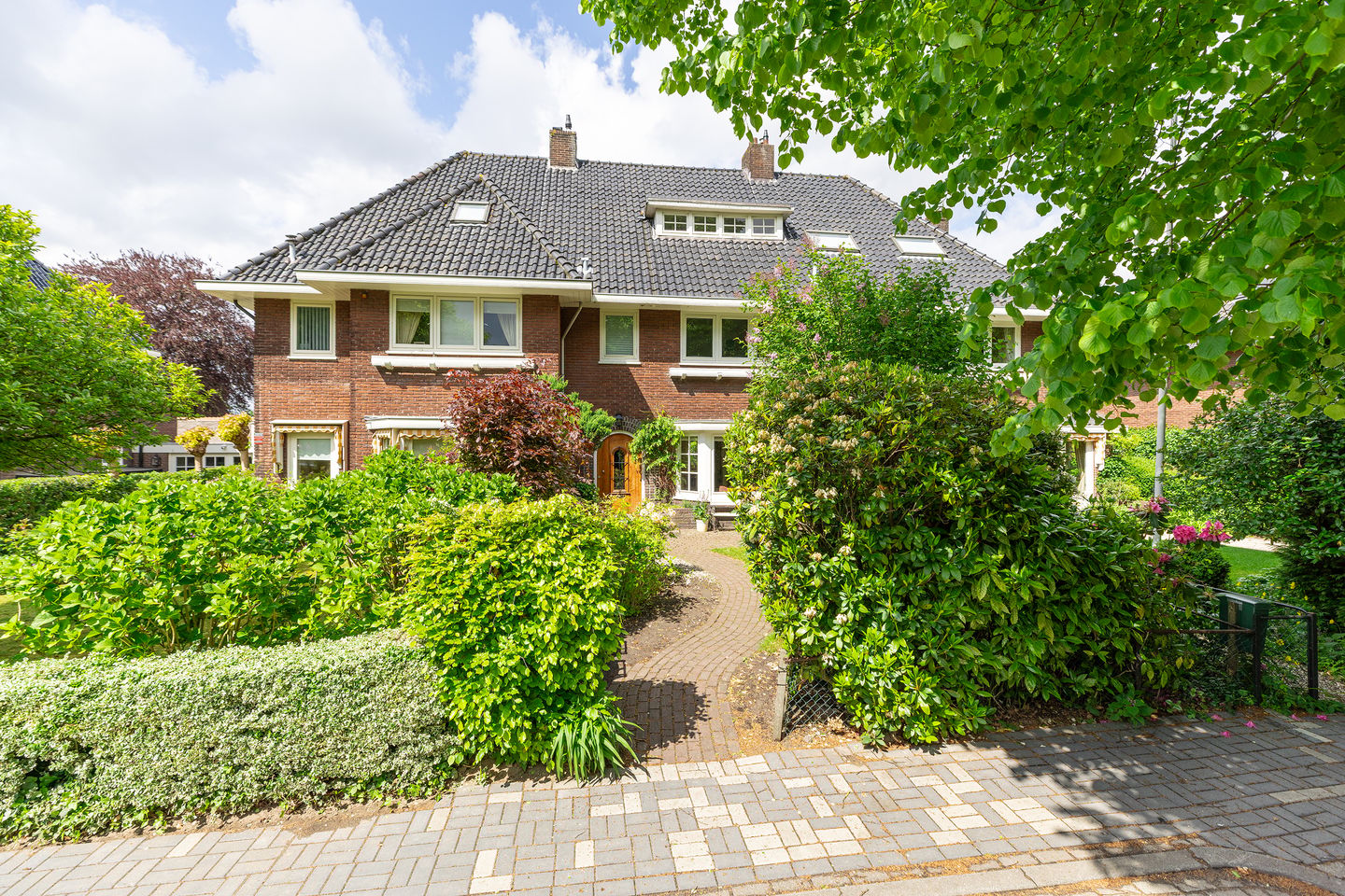Foto 1 van van der Helstlaan 25