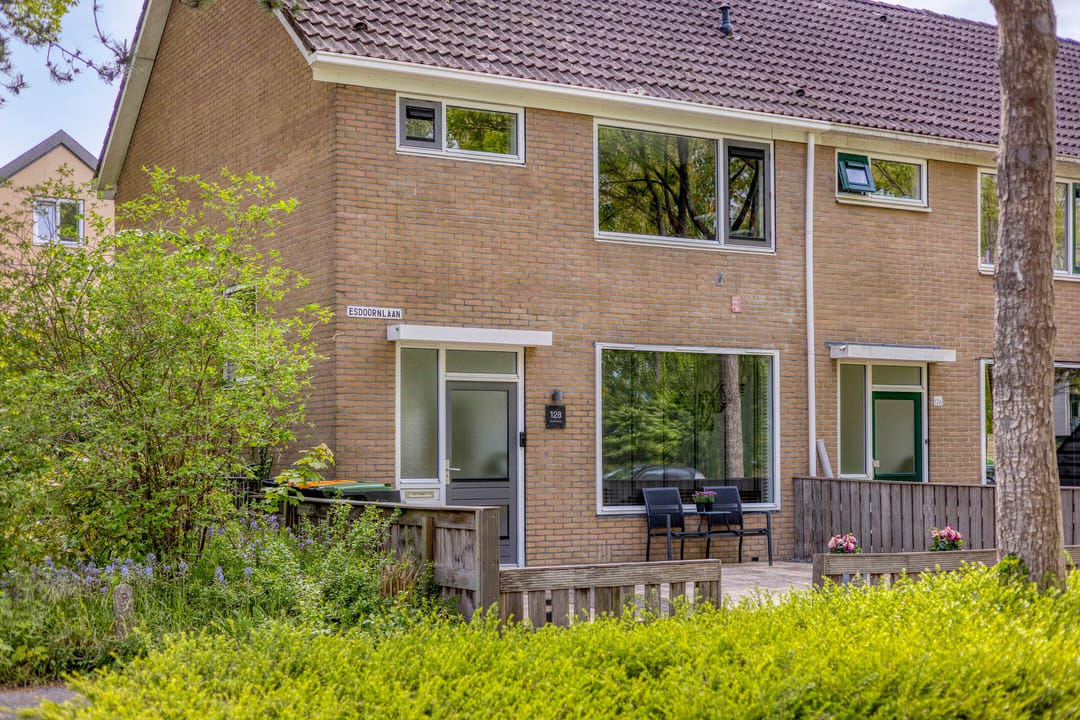 Photo 38 of Esdoornlaan 128