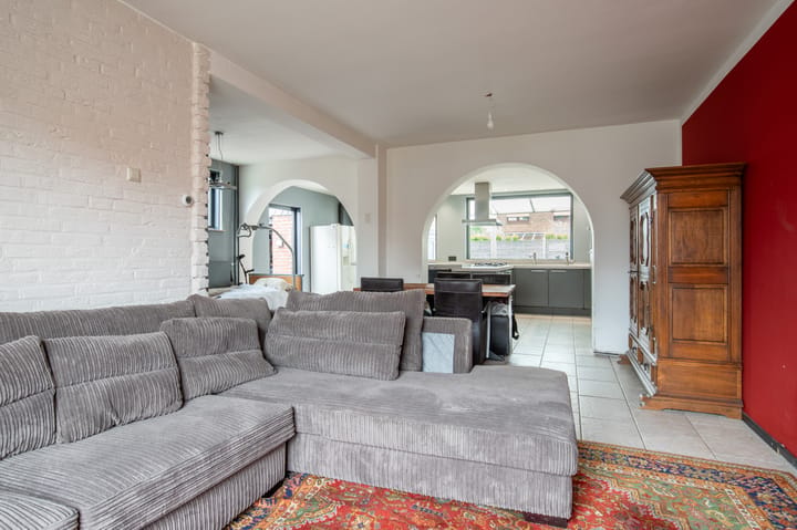 Tussenwoning te koop: Dr. Marga Klompéstraat 15, Landgraaf