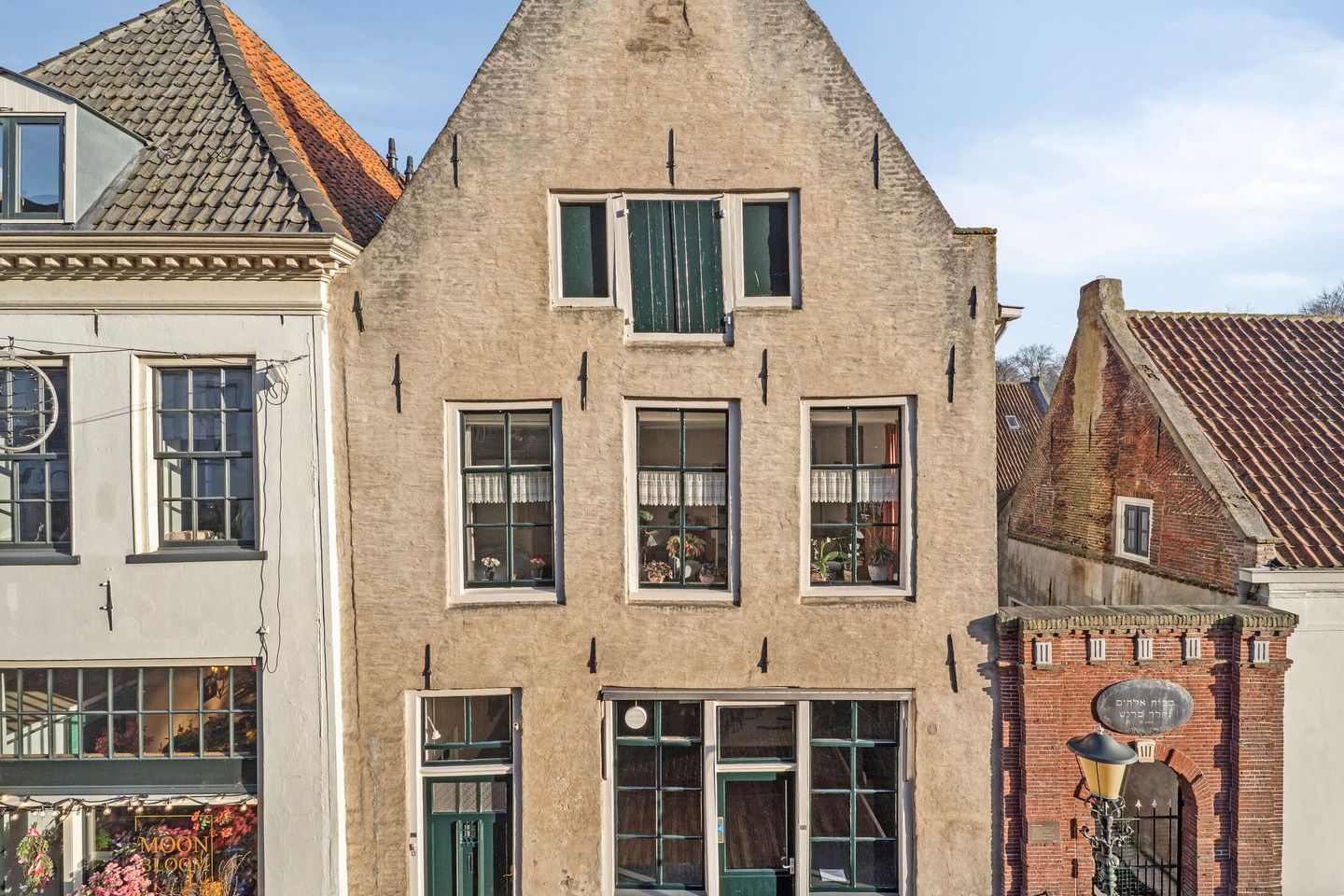 View photo 3 of Jufferenstraat 7