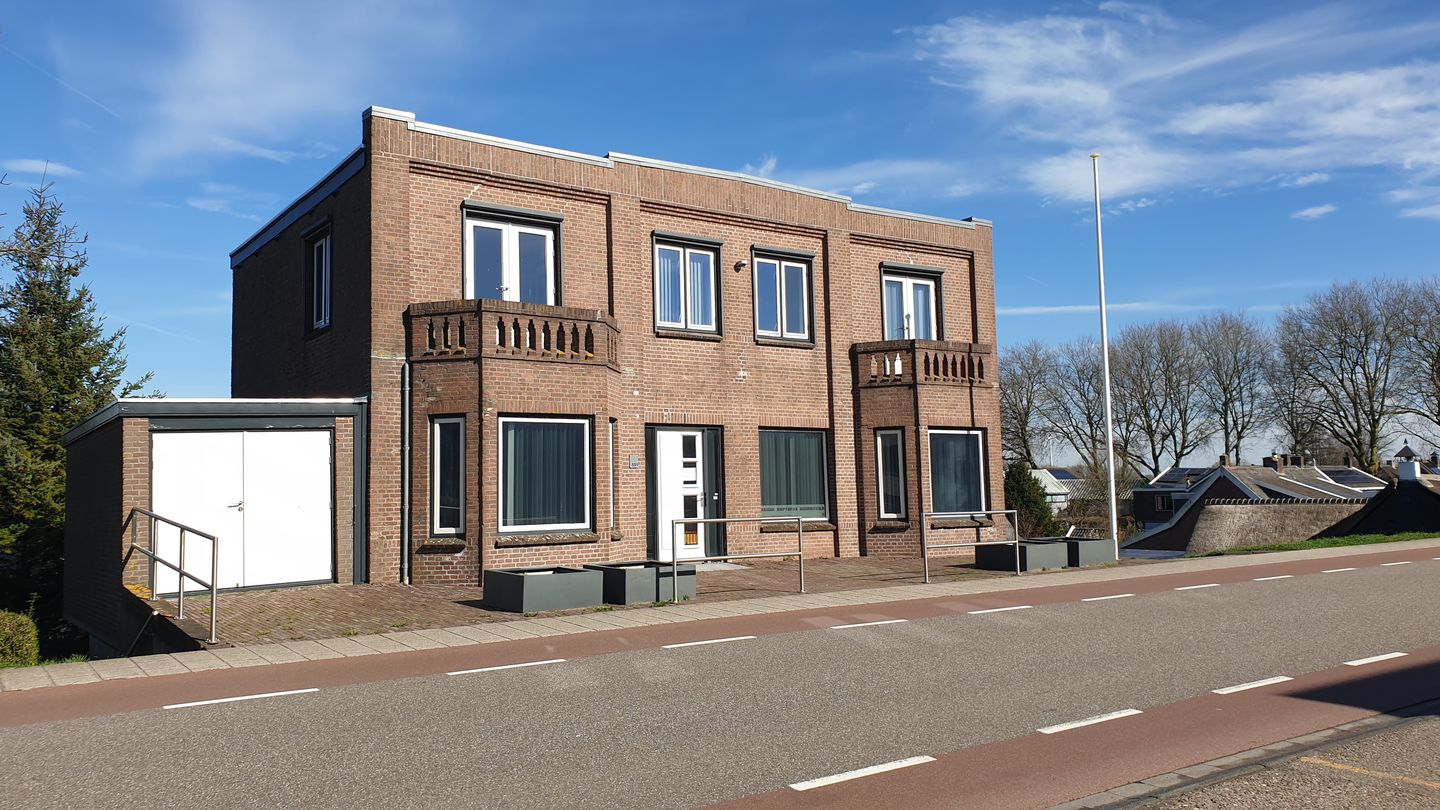 Bekijk foto 1 van Rivierdijk 551