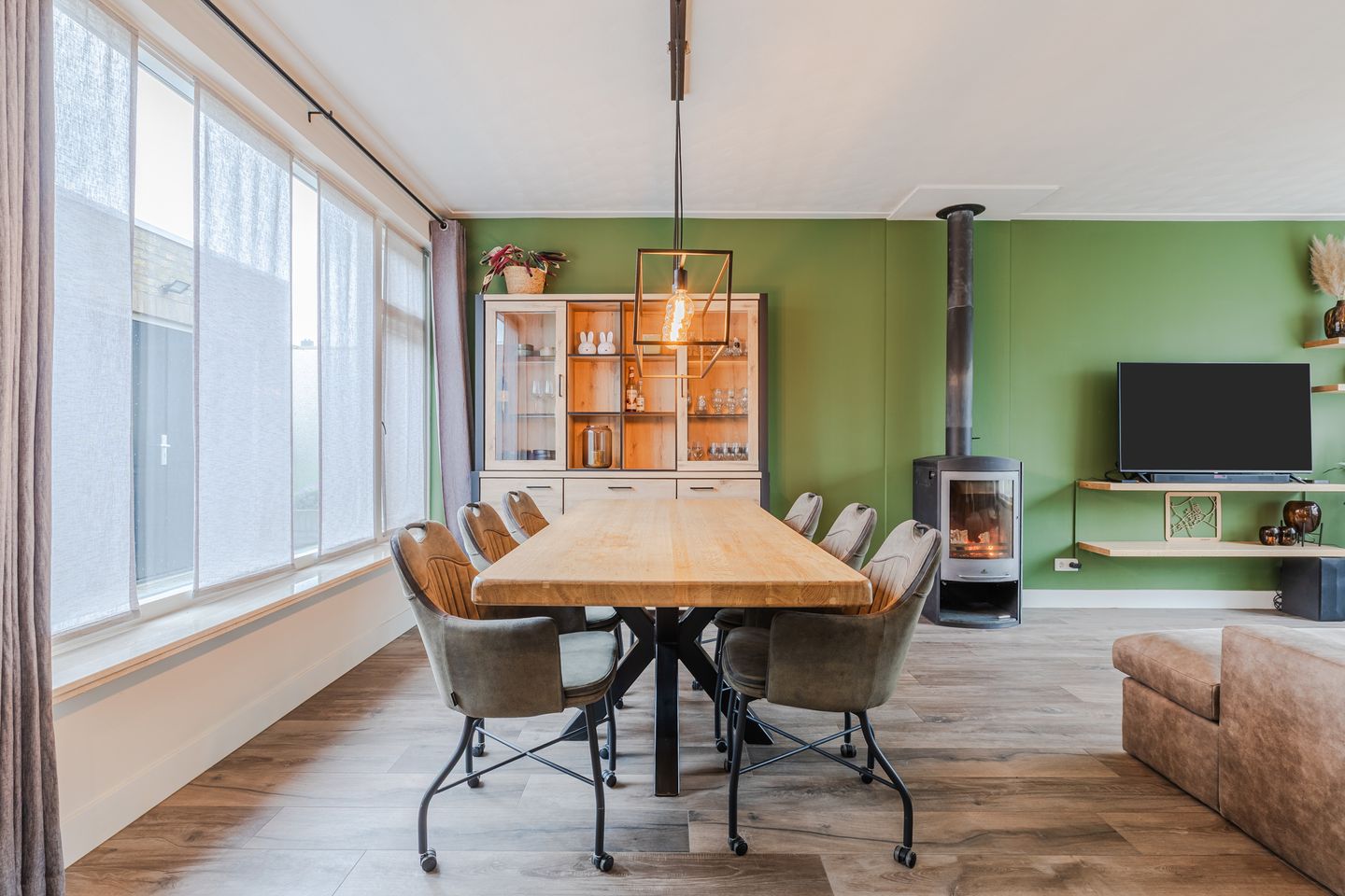Photo 14 of Burgemeester Magneestraat 12