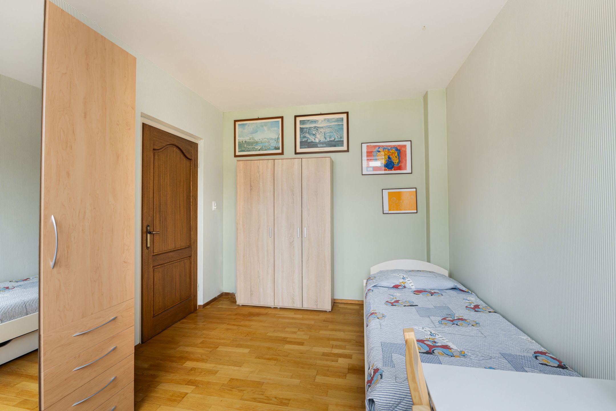 Photo 21 of Pluim-es 56