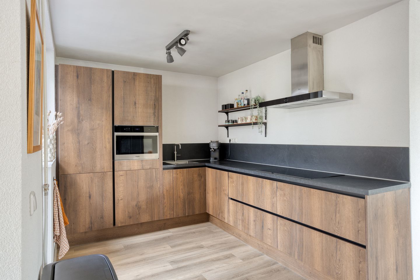 Photo 5 of Nicolaasstraat 34-A