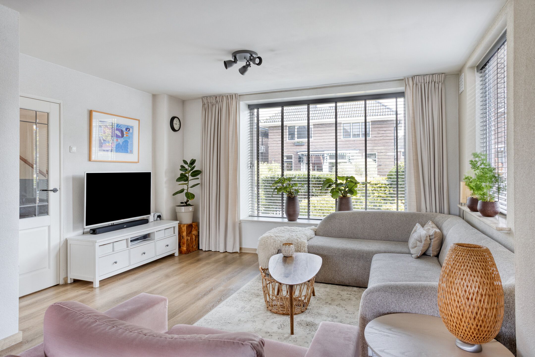 Photo 12 of Nicolaasstraat 34-A