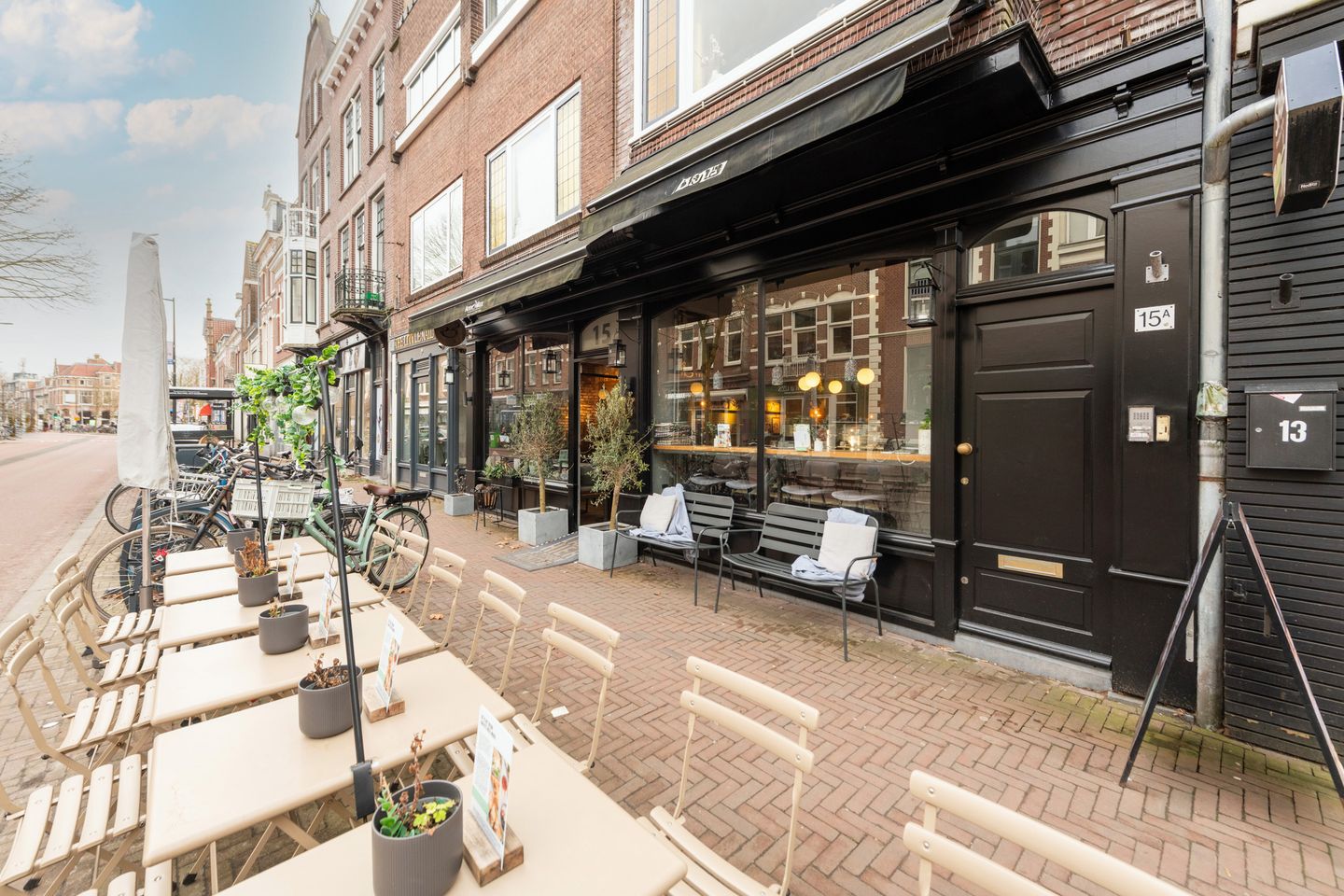 Bekijk foto 1 van Burgemeester Reigerstraat 15
