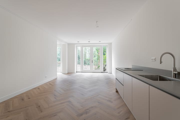 Photo 3 of Westzeedijk 140-A