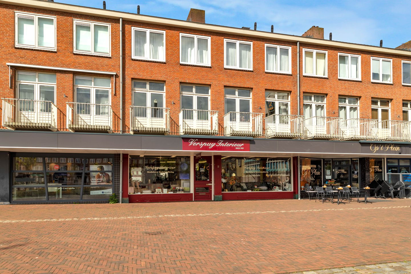 Bekijk foto 1 van Plein 1945 2