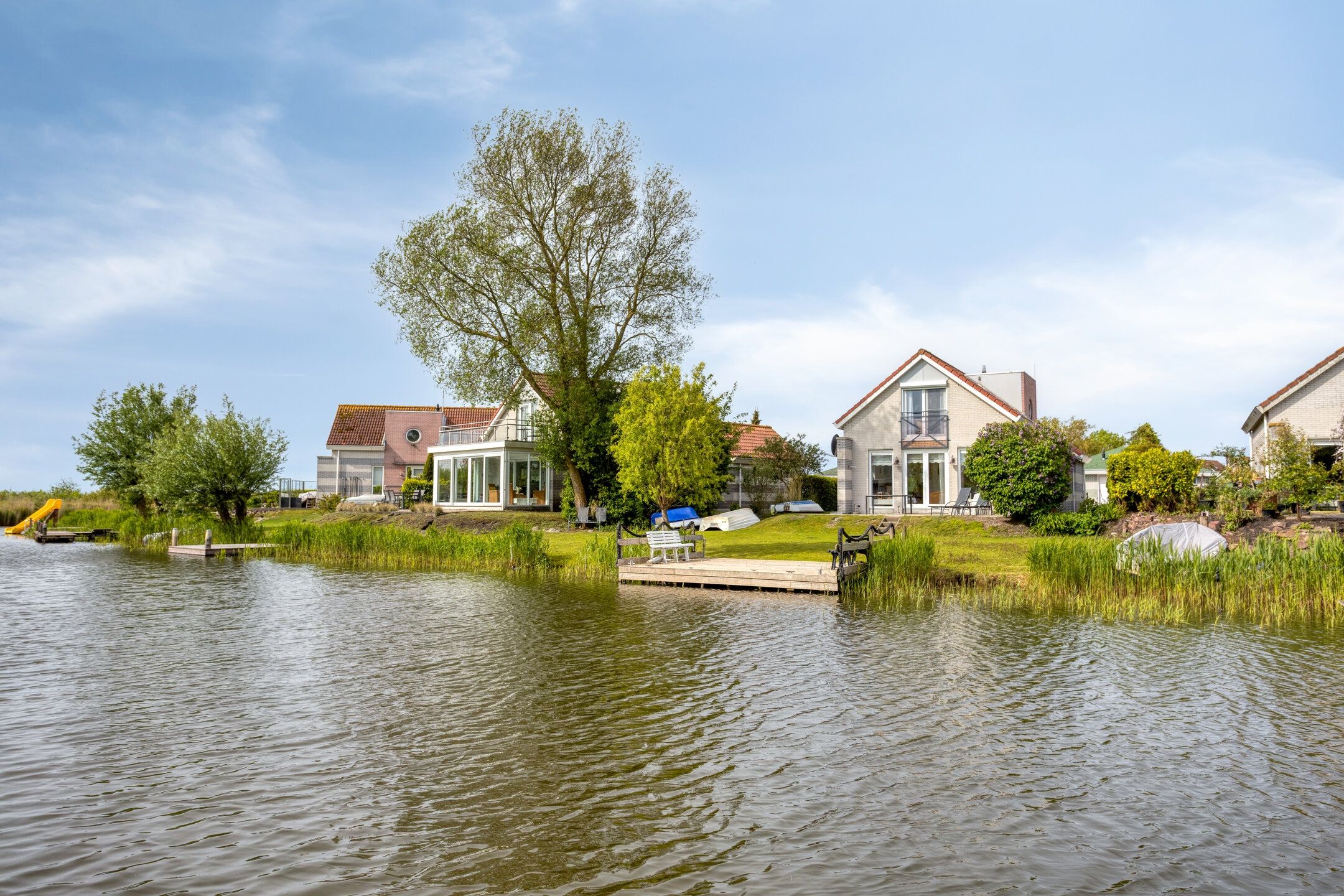 2-bedroom freehold villa in Makkum — photo 1 of 5